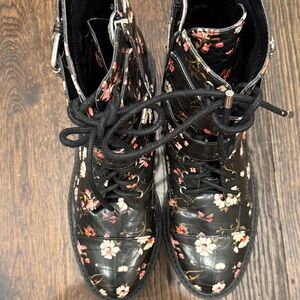 Jessica Simpson Black Floral Boots